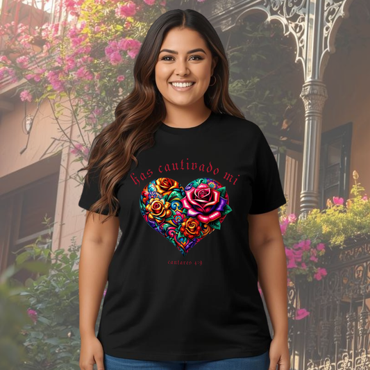 Camiseta Has Cautivado Mi Corazón (estampado delante, multicolor)